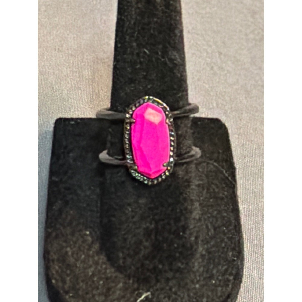 Kendra Scott Elyse Ring Gunmetal Magenta Pink Stone Double Band Size 5.5